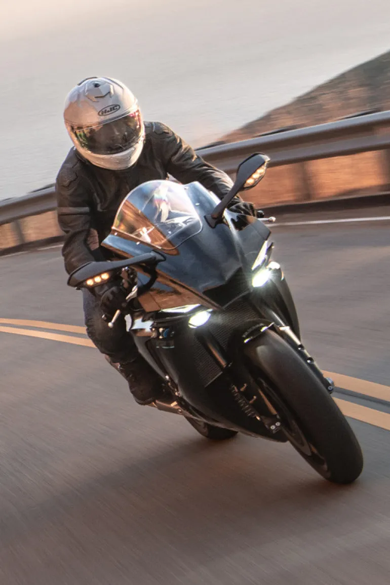 HJC i71 FQ20 Helmet