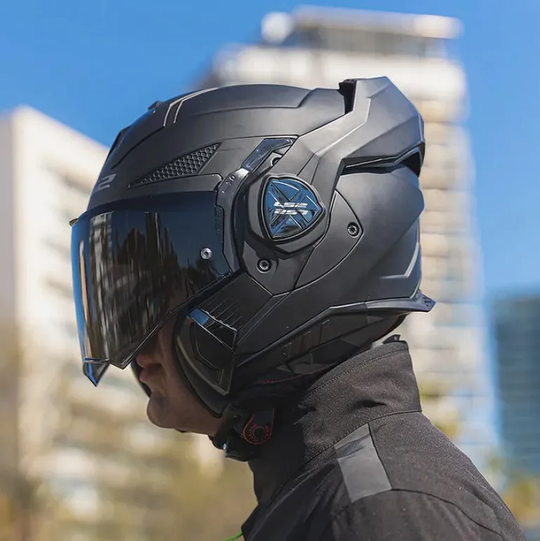 LS2 Advant X Helmet