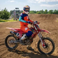 Shoei VFX-EVO Pinnacle Helmet